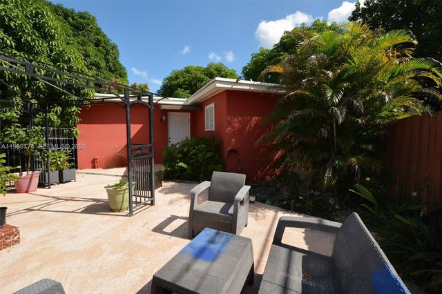890 E 38th Street, Hialeah, FL 33013