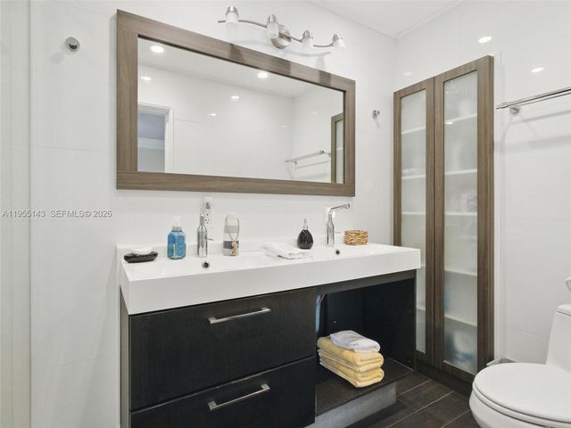 3300 N Surf Rd 17A, Hollywood, FL 33019