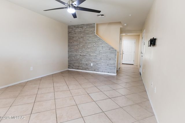 21607 E Homestead Drive, Red Rock, AZ 85145