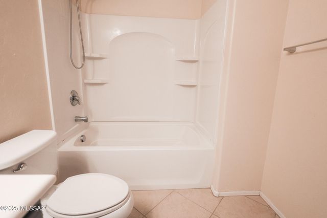 21607 E Homestead Drive, Red Rock, AZ 85145