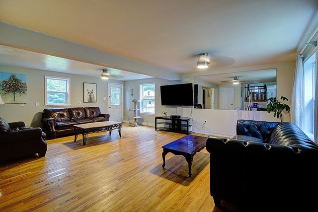 231 Shady Valley Rd, Coventry, RI 02816