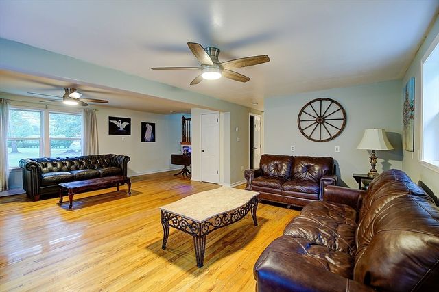 231 Shady Valley Rd, Coventry, RI 02816