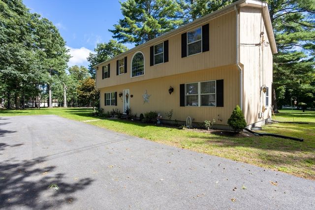 231 Shady Valley Rd, Coventry, RI 02816