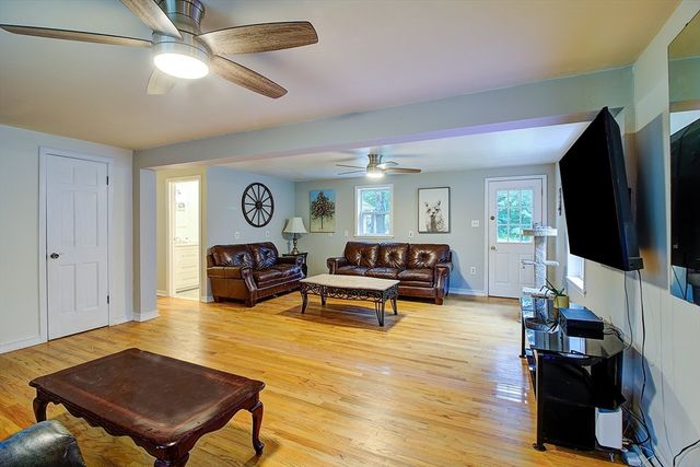 231 Shady Valley Rd, Coventry, RI 02816