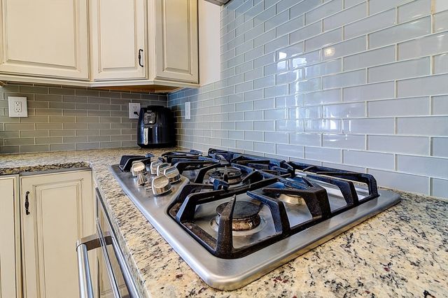 231 Shady Valley Rd, Coventry, RI 02816