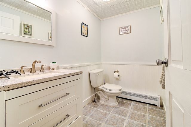 231 Shady Valley Rd, Coventry, RI 02816
