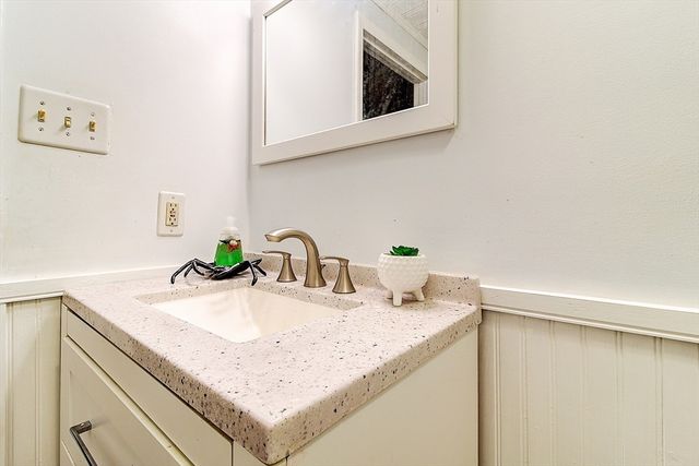 231 Shady Valley Rd, Coventry, RI 02816