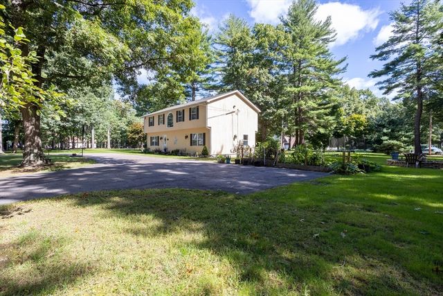 231 Shady Valley Rd, Coventry, RI 02816