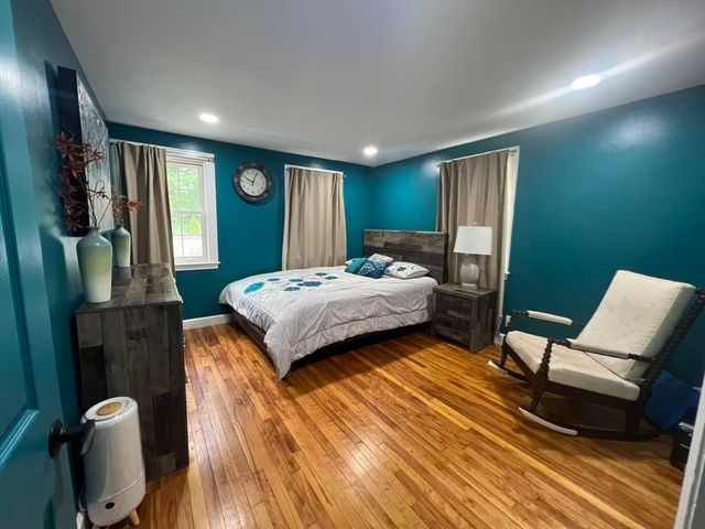 325 Merriam St, Weston, MA 02493