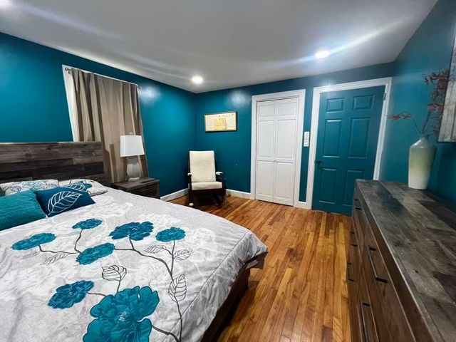325 Merriam St, Weston, MA 02493