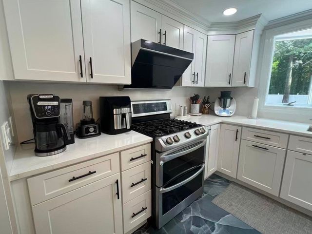 325 Merriam St, Weston, MA 02493