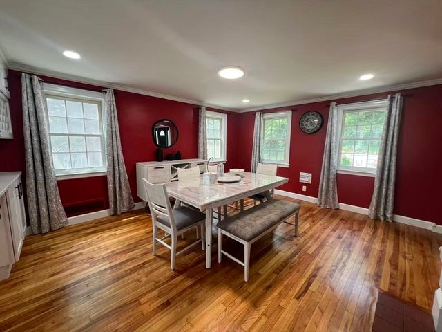 325 Merriam St, Weston, MA 02493
