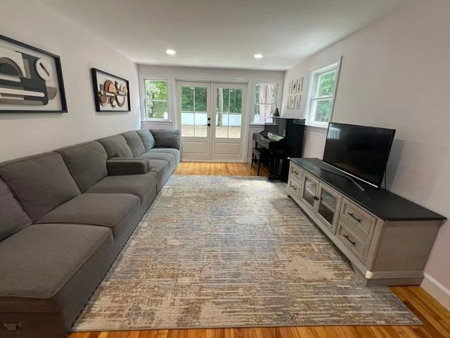 325 Merriam St, Weston, MA 02493