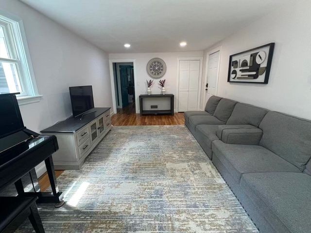 325 Merriam St, Weston, MA 02493
