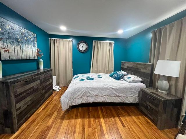 325 Merriam St, Weston, MA 02493