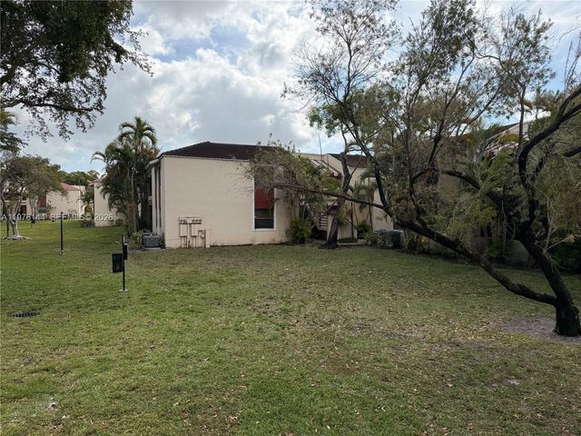 20170 NE 3rd Ct 6, Miami, FL 33179