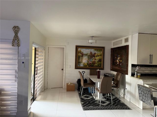 20170 NE 3rd Ct 6, Miami, FL 33179