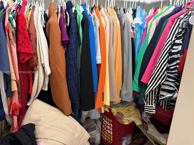 20170 NE 3rd Ct 6, Miami, FL 33179