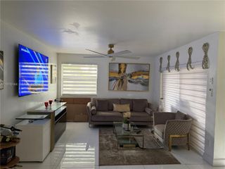 20170 NE 3rd Ct 6, Miami, FL 33179