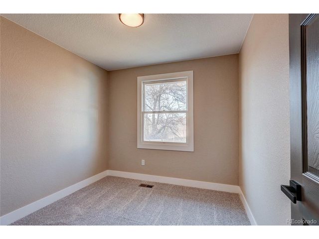 9418 Lou Dr, Thornton, CO 80260