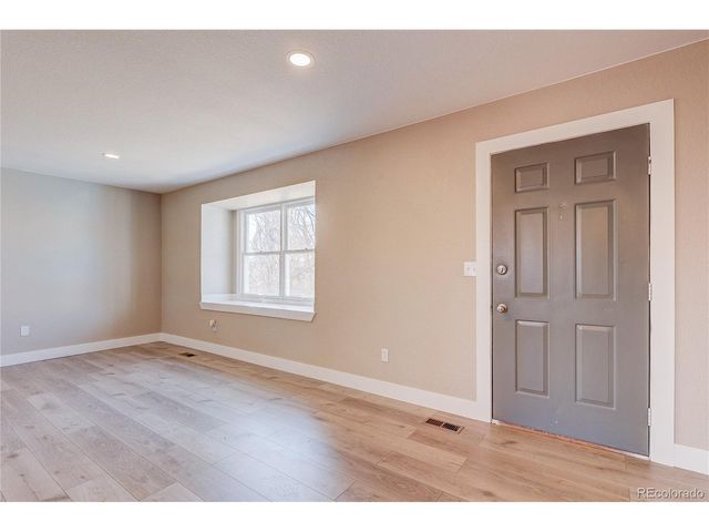 9418 Lou Dr, Thornton, CO 80260