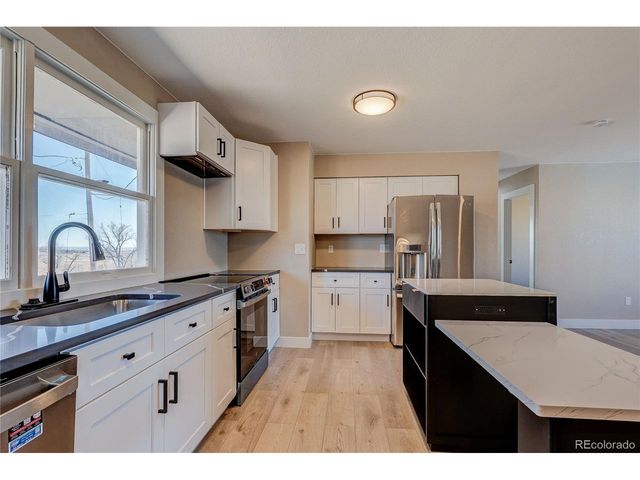 9418 Lou Dr, Thornton, CO 80260