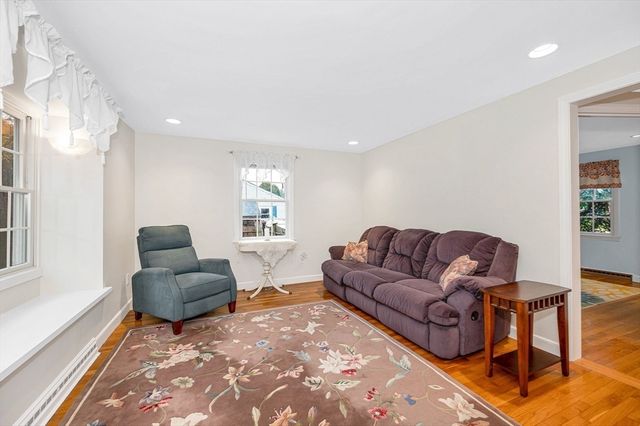 24 Perley Ave, Peabody, MA 01960