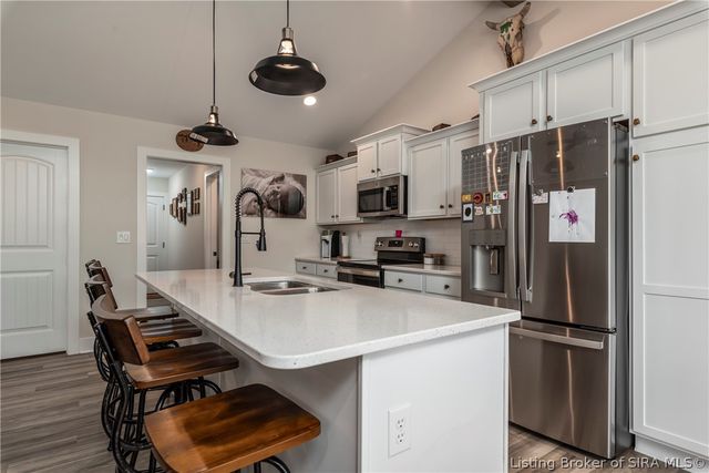 5543 Limestone Creek Drive, Charlestown, IN 47111