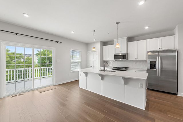 82 HUNTERS DR, Gilbertsville, PA 19525
