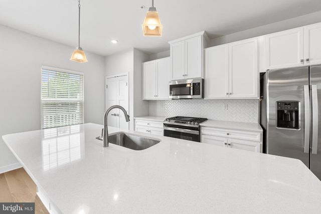 82 HUNTERS DR, Gilbertsville, PA 19525