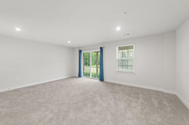 82 HUNTERS DR, Gilbertsville, PA 19525