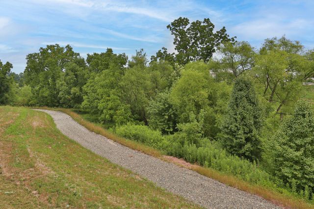 82 HUNTERS DR, Gilbertsville, PA 19525