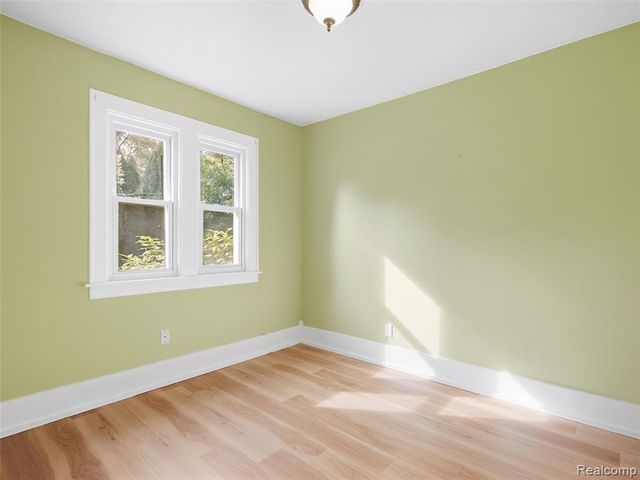 5815 Chicago Road, Warren, MI 48092