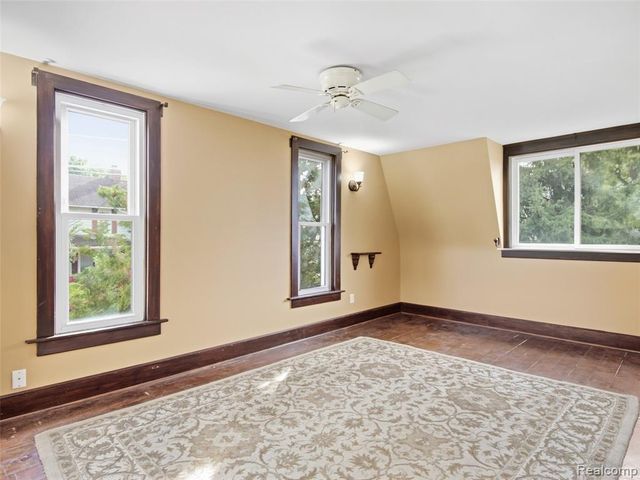 5815 Chicago Road, Warren, MI 48092