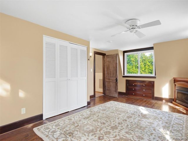 5815 Chicago Road, Warren, MI 48092