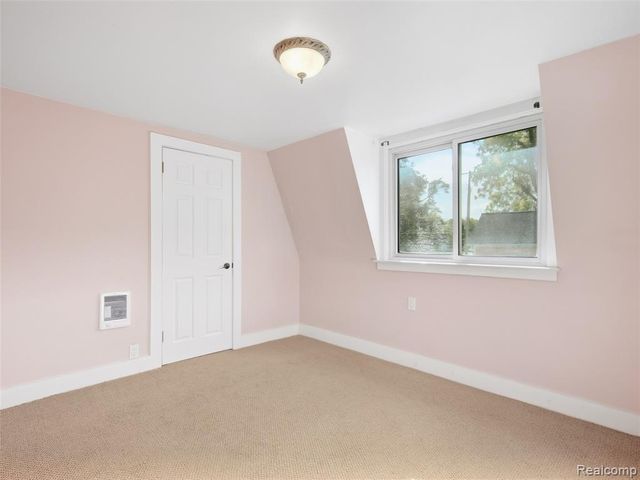 5815 Chicago Road, Warren, MI 48092