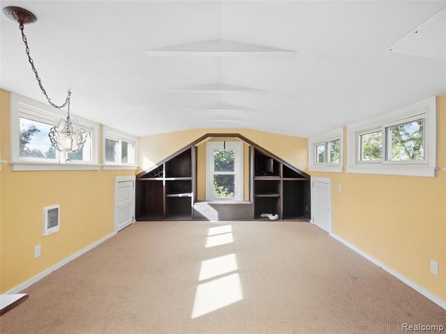 5815 Chicago Road, Warren, MI 48092