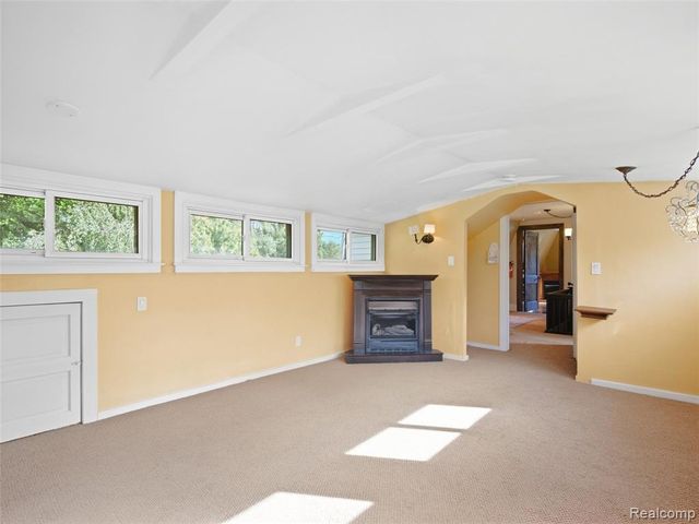 5815 Chicago Road, Warren, MI 48092