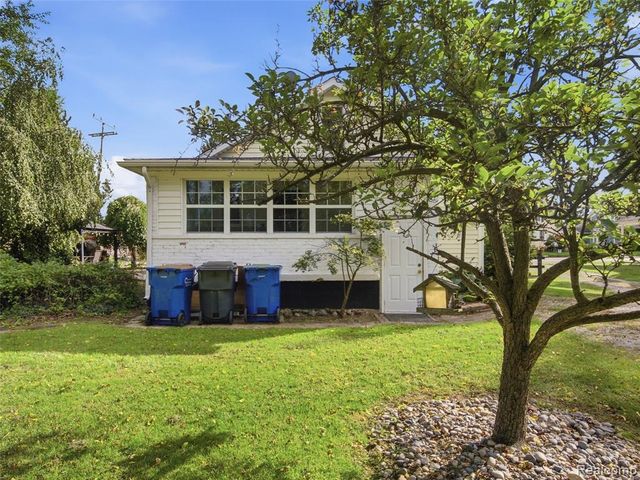 5815 Chicago Road, Warren, MI 48092