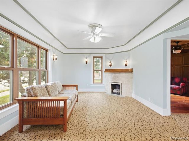 5815 Chicago Road, Warren, MI 48092