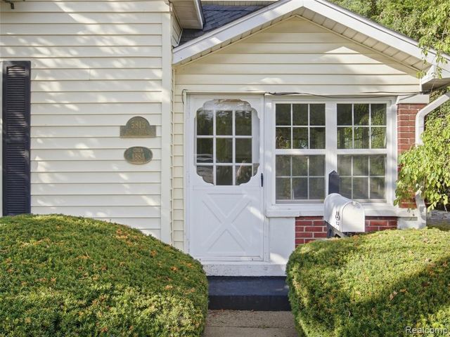 5815 Chicago Road, Warren, MI 48092