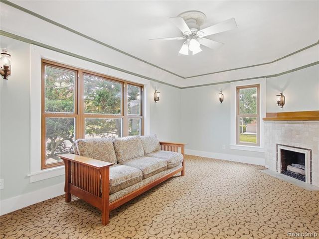 5815 Chicago Road, Warren, MI 48092
