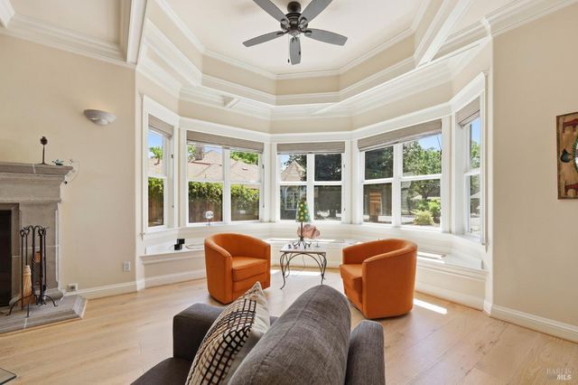 218 Grove St, Windsor, CA 95492