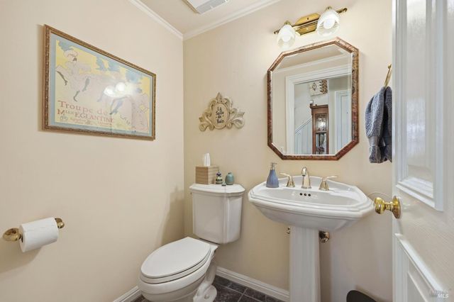 218 Grove St, Windsor, CA 95492