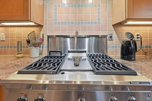 218 Grove St, Windsor, CA 95492