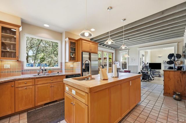 218 Grove St, Windsor, CA 95492