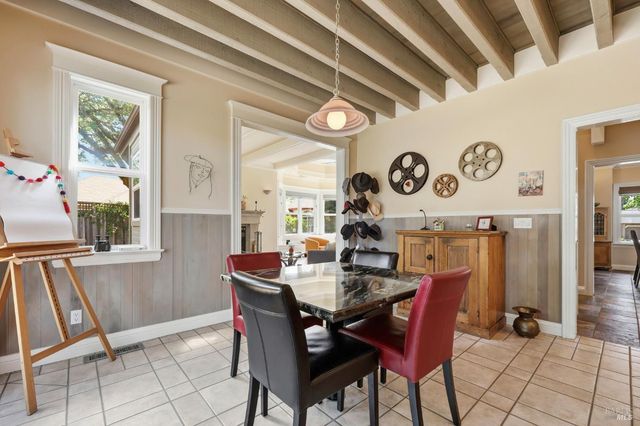 218 Grove St, Windsor, CA 95492