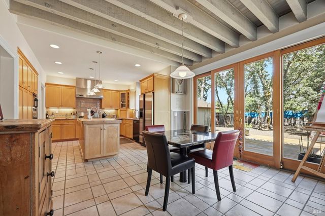 218 Grove St, Windsor, CA 95492