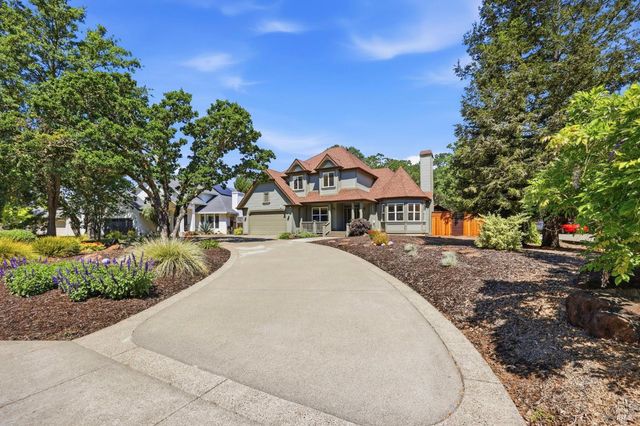 218 Grove St, Windsor, CA 95492