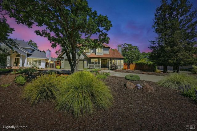 218 Grove St, Windsor, CA 95492